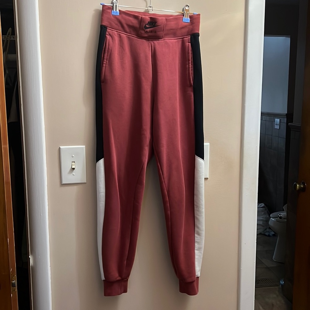 Women’s Nike High Wasted Joggers XS